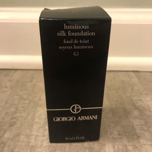 Giorgio Armani Luminous Silk Foundation